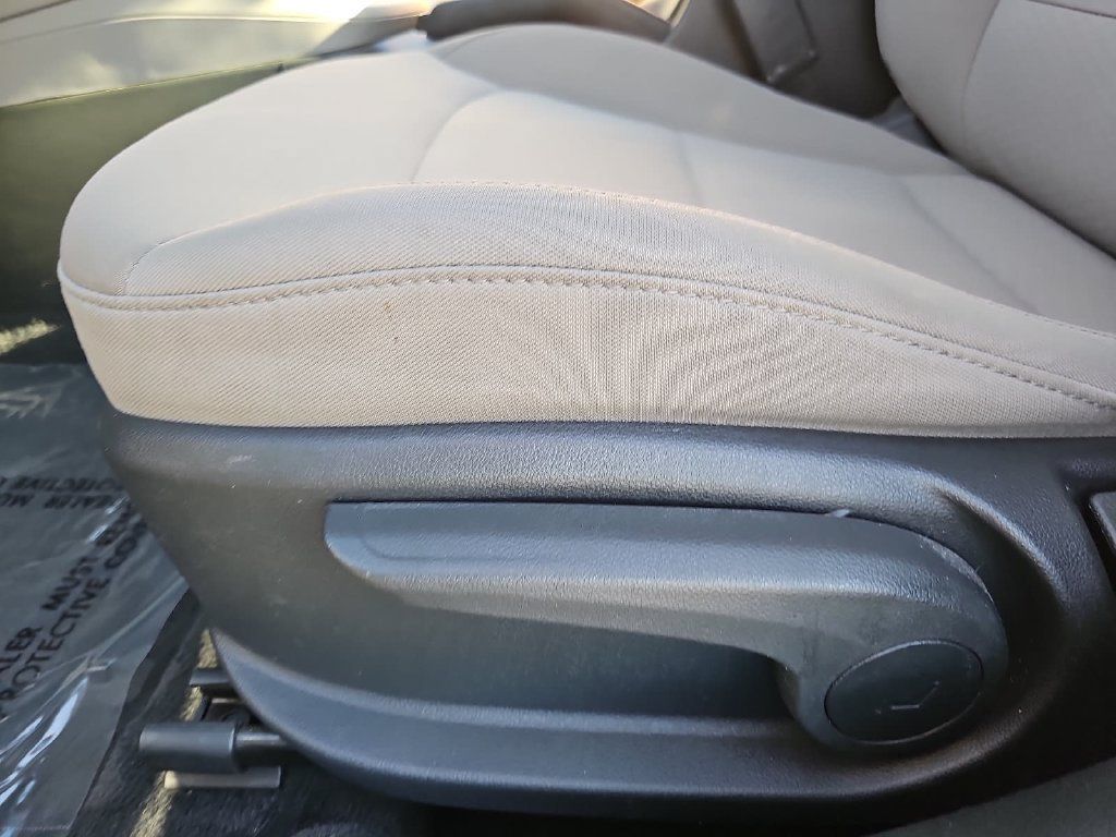 Used 2019 Hyundai Elantra SE FWD image 27