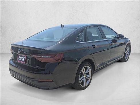 Used 2024 Volkswagen Jetta SE FWD image 17