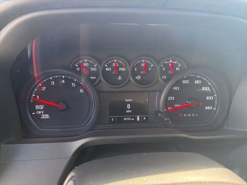 Used 2022 Chevrolet Silverado 1500 Custom image 2