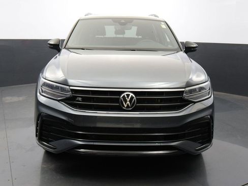 Certified 2022 Volkswagen Tiguan SE R-Line image 8
