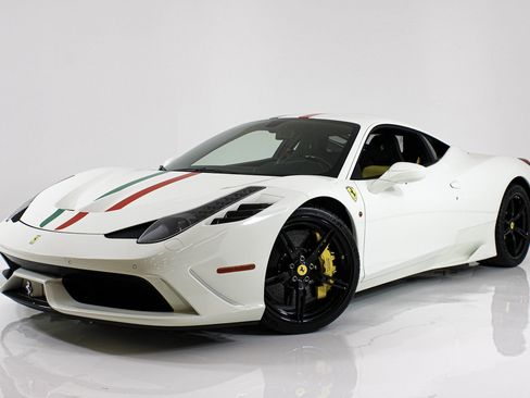 Used 2015 Ferrari 458 Speciale Coupe RWD image 60