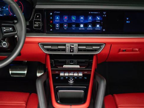 Certified 2026 Porsche Cayenne AWD/4WD image 22