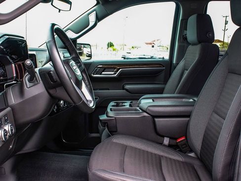 Used 2024 GMC Sierra 1500 Elevation image 30