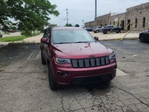 Used 2022 Jeep Grand Cherokee Laredo X AWD/4WD image 5