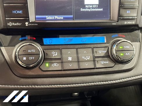Used 2017 Toyota RAV4 XLE AWD/4WD image 17