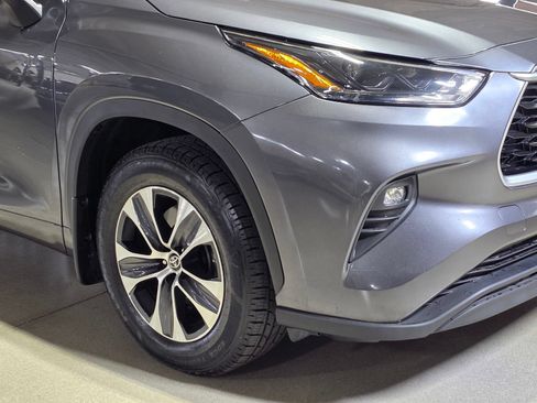 Used 2023 Toyota Highlander XLE FWD image 10