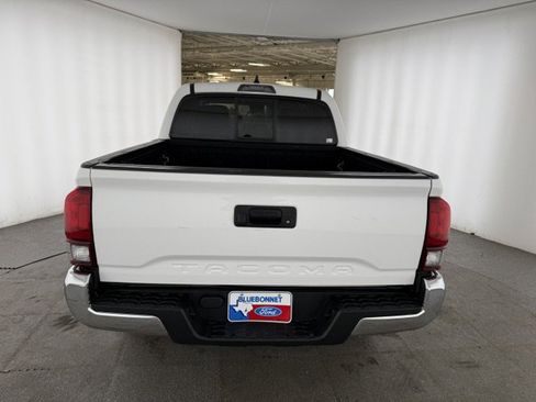 Used 2023 Toyota Tacoma SR5 w/ SR5 Appearance Package RWD image 4
