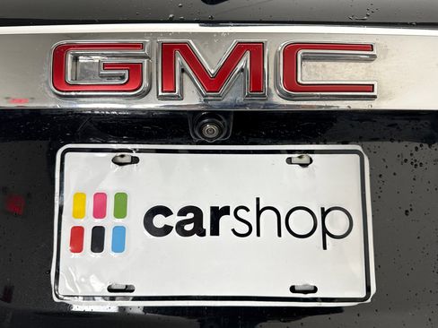 Used 2023 GMC Acadia SLE image 3