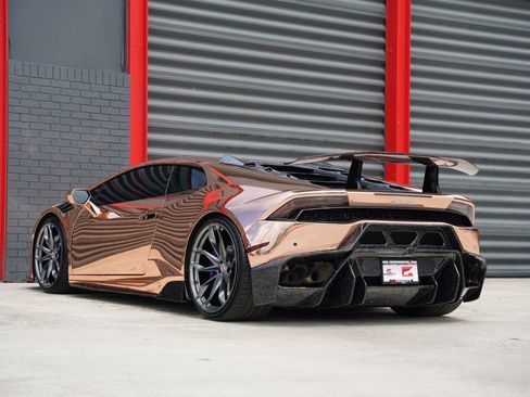 Used 2015 Lamborghini Huracan LP 610-4 AWD/4WD image 3