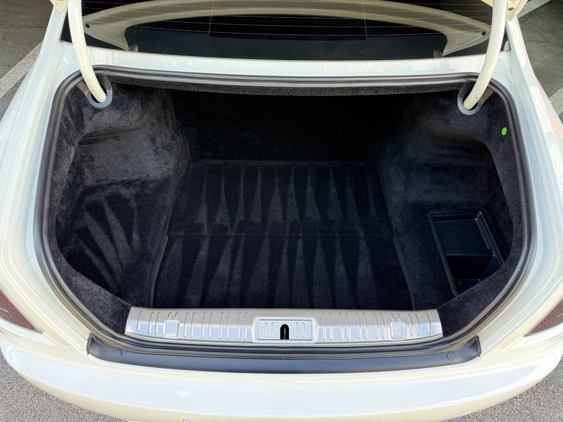 Used 2011 Rolls-Royce Ghost RWD image 33