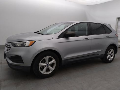 Used 2020 Ford Edge SE FWD image 2