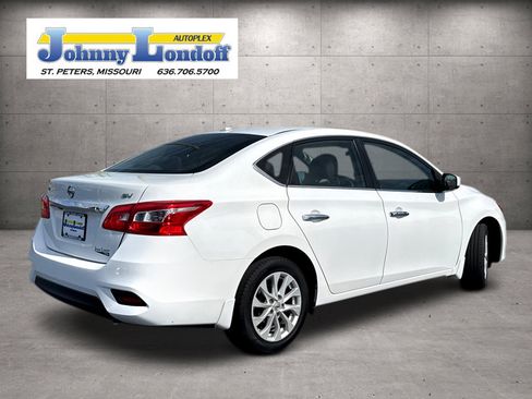 Used 2018 Nissan Sentra SV FWD image 2