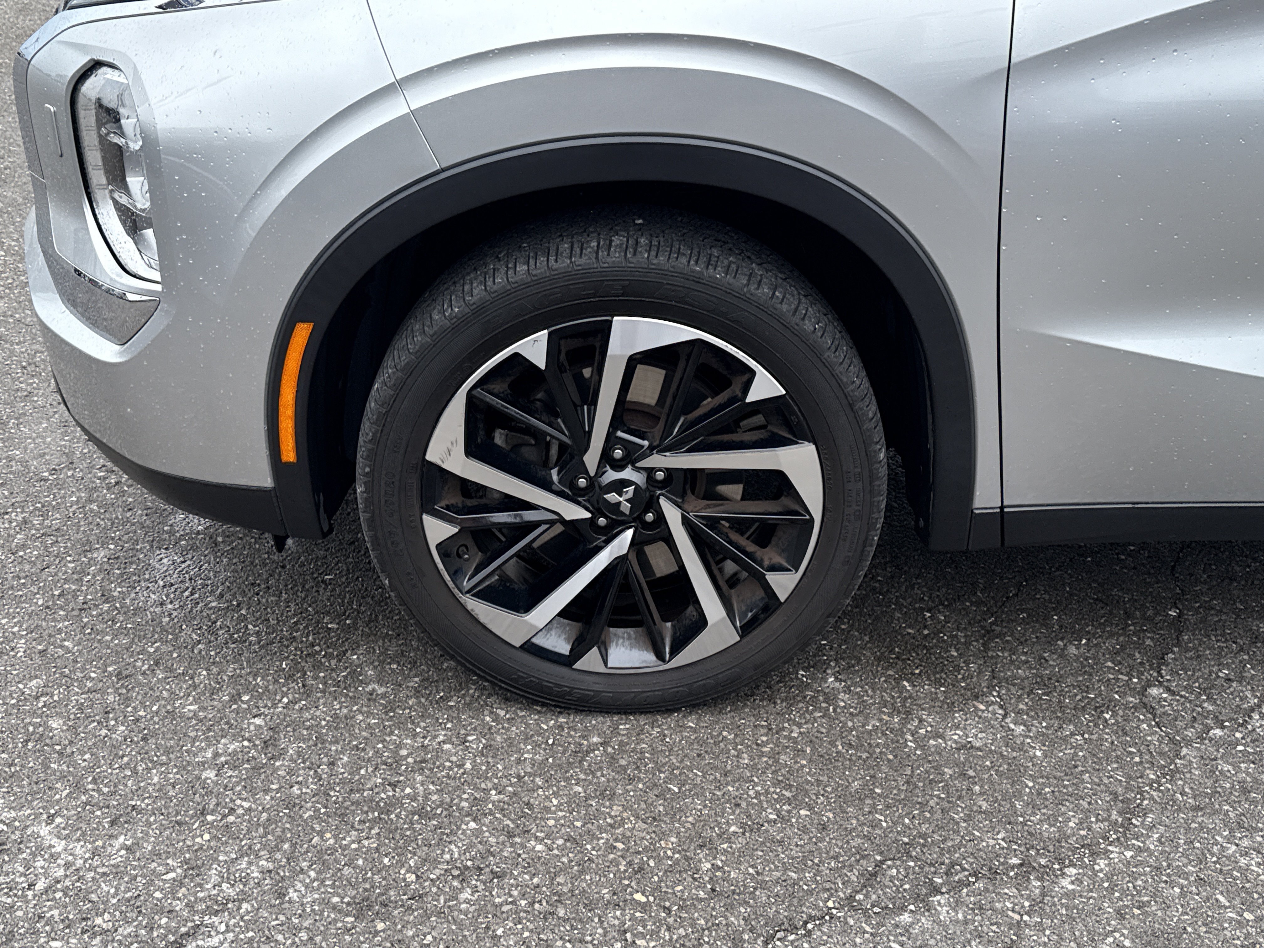 Used 2022 Mitsubishi Outlander ES AWD/4WD image 10