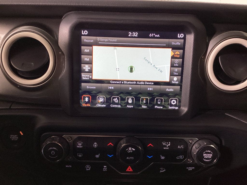 Used 2020 Jeep Wrangler Unlimited Sahara AWD/4WD image 27