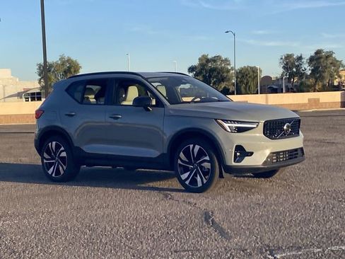 New 2026 Volvo XC40 B5 Ultra w/ Climate Package image 4