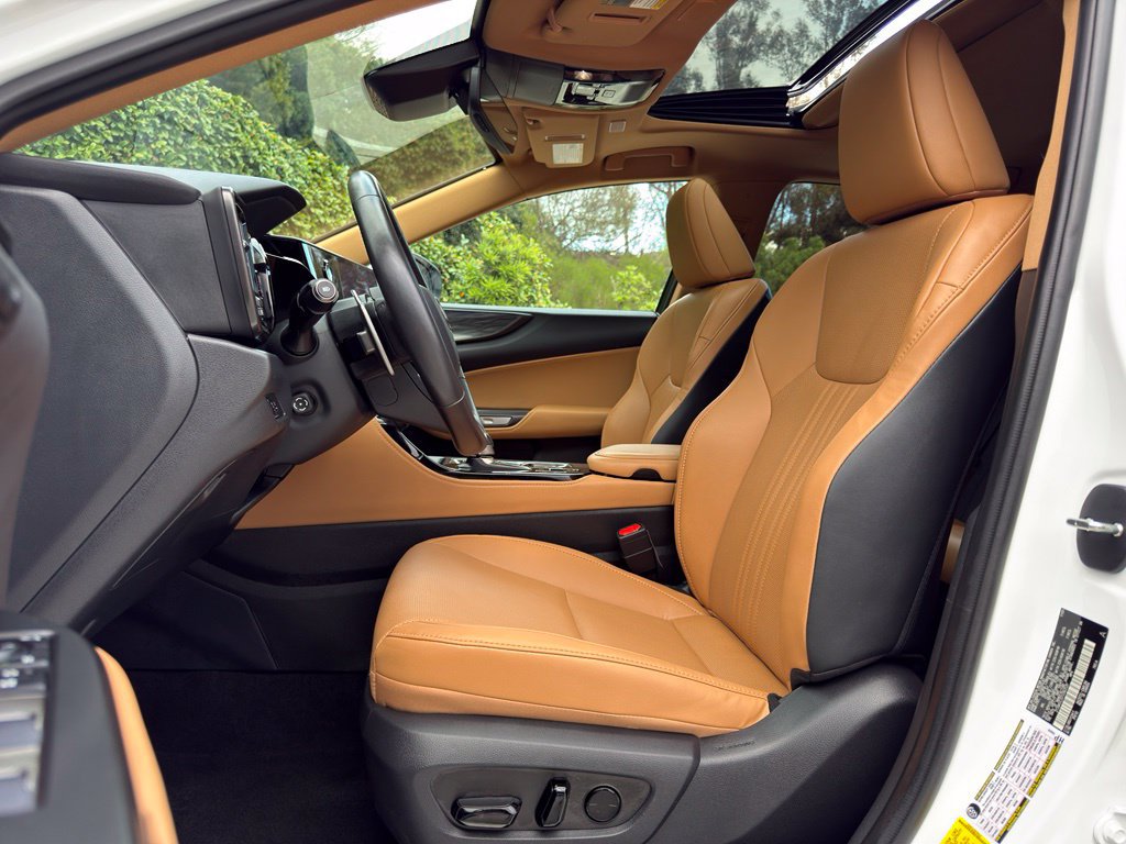 Certified 2026 Lexus NX 350h AWD w/ Accessory Package (Z2) image 17