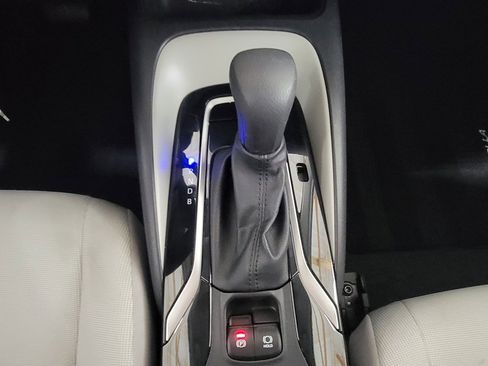 Used 2022 Toyota Corolla LE image 18