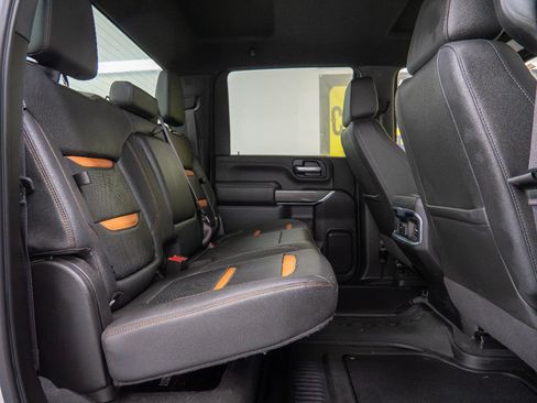Used 2022 GMC Sierra 2500 AT4 image 16