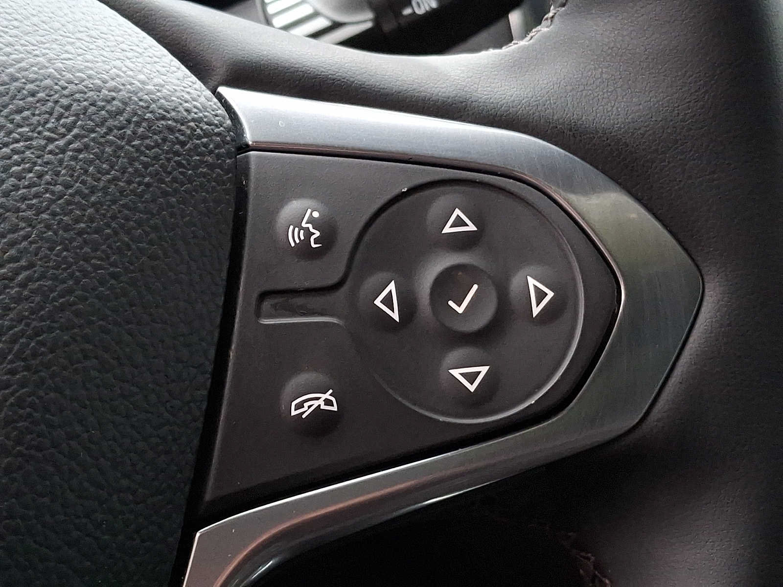Used 2023 Chevrolet Traverse RS AWD/4WD image 20