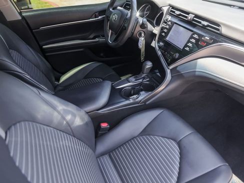 Used 2018 Toyota Camry SE FWD image 28