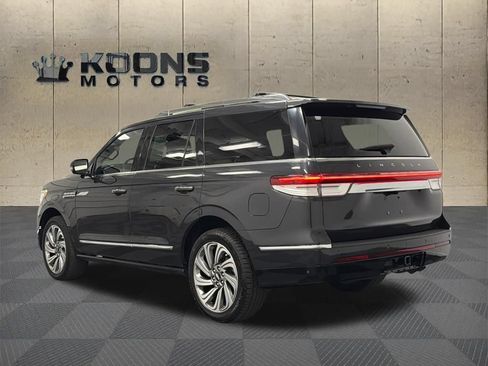 Used 2023 Lincoln Navigator Reserve AWD/4WD image 6