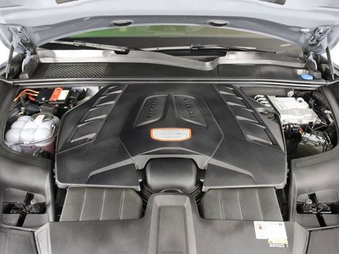 Certified 2023 Porsche Cayenne Turbo GT AWD/4WD image 25
