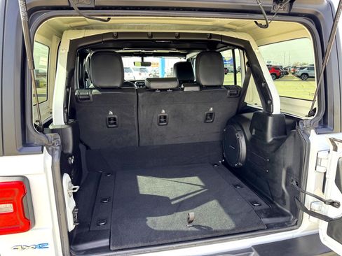 Used 2023 Jeep Wrangler Unlimited Sahara image 9