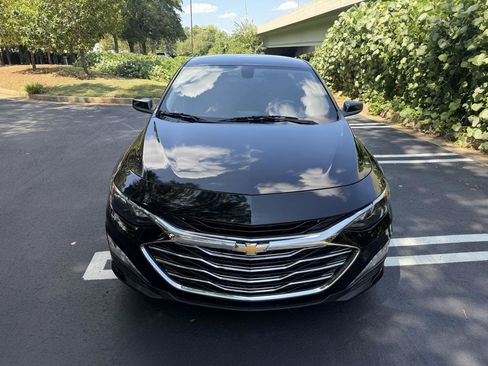 Used 2022 Chevrolet Malibu LT FWD image 2