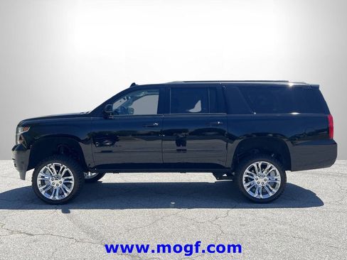 Used 2020 Chevrolet Suburban Premier image 29