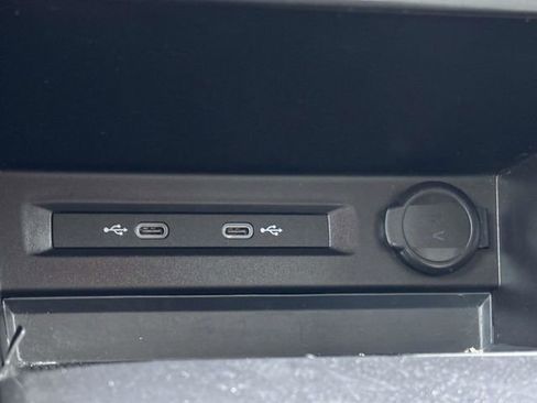 Used 2021 Volkswagen Tiguan S image 16