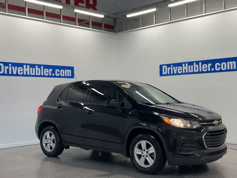 Used 2020 Chevrolet Trax LS FWD image 4