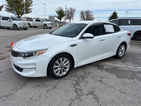 Used 2017 Kia Optima EX image 14