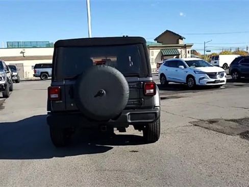 Used 2019 Jeep Wrangler Unlimited Sport S image 7