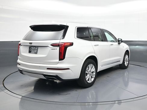 Used 2024 Cadillac XT6 Luxury w/ LPO, Floor Liner Package AWD/4WD image 7