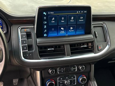 Used 2024 Chevrolet Suburban LT image 34