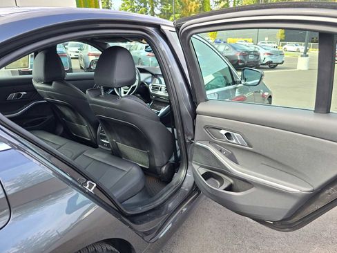 Used 2021 BMW 330i Sedan w/ Premium Package image 13