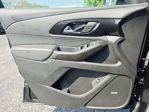 Certified 2023 Chevrolet Traverse RS AWD/4WD image 36