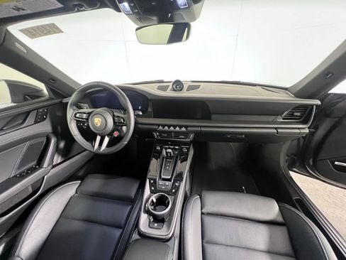 Certified 2025 Porsche 911 Carrera RWD image 21