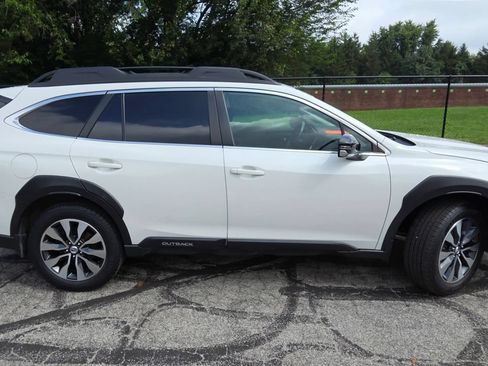 Used 2023 Subaru Outback Limited AWD/4WD image 9