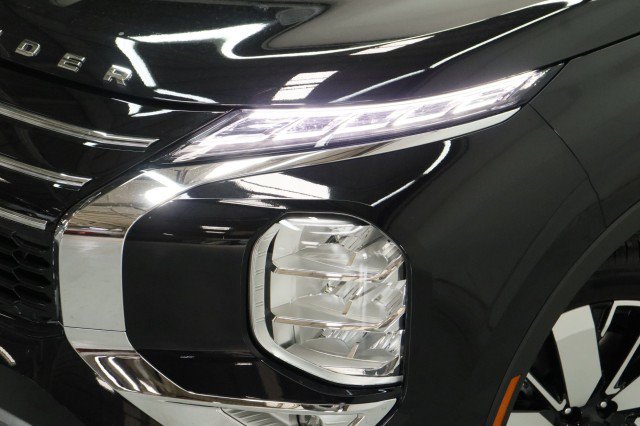 New 2026 Mitsubishi Outlander SE FWD image 2