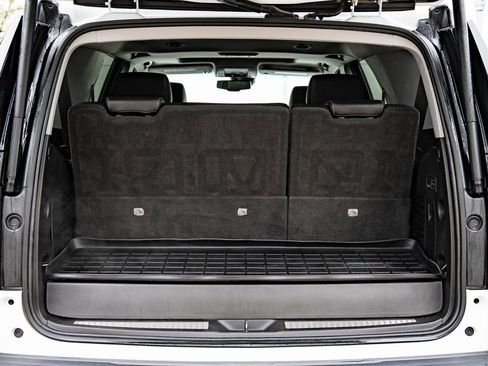 Used 2018 GMC Yukon SLT AWD/4WD image 22