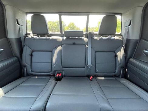 Used 2024 GMC Sierra 1500 SLT w/ SLT Premium Plus Package AWD/4WD image 30