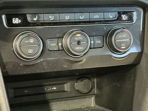 Used 2021 Volkswagen Tiguan SE R-Line image 13