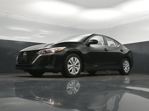 Used 2025 Nissan Sentra S FWD image 38