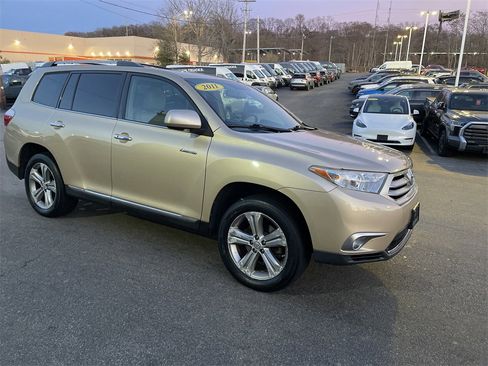 Used 2011 Toyota Highlander Limited image 18