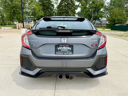 Used 2018 Honda Civic Sport image 8