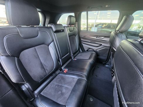 Used 2023 Jeep Grand Cherokee Altitude AWD/4WD image 48
