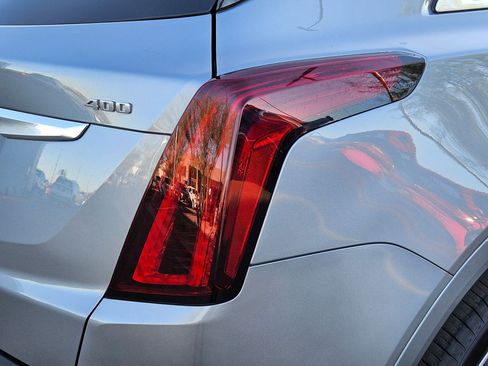 Used 2025 Cadillac XT5 Premium Luxury image 11