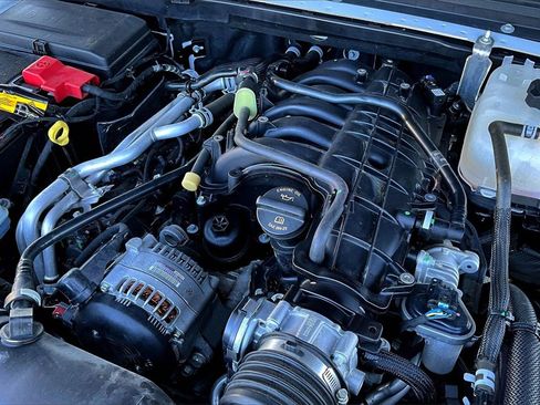 Used 2022 Jeep Gladiator Sport image 32