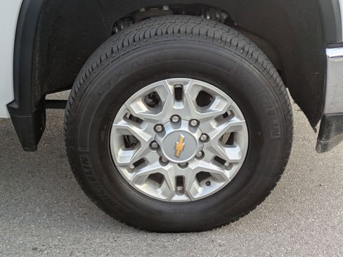 Used 2023 Chevrolet Silverado 2500 LT image 31